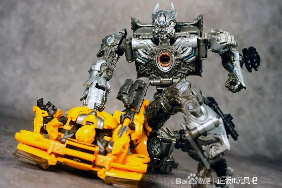 Transformers Studio Series SS 90 AOE Galvatron In Hand Image  (2 of 17)